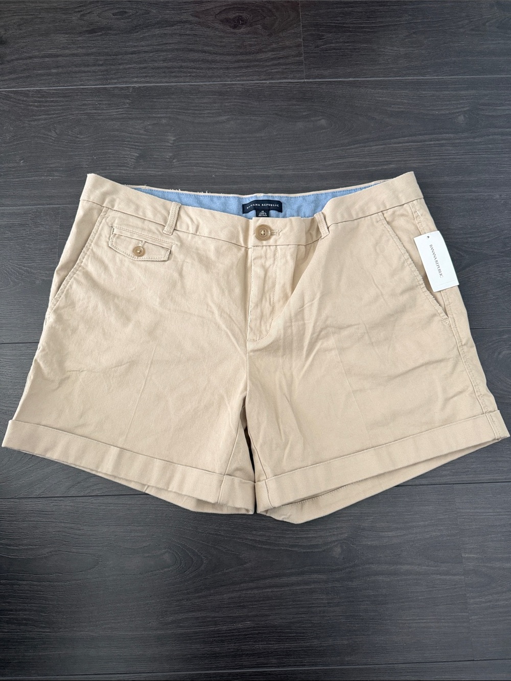 NWT Banana Republic - Khaki Cuffed Chino Shorts
